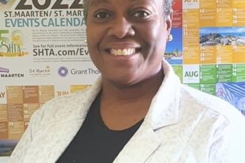 Lysanne Charles speaks at SMILE Sint Maarten 2022