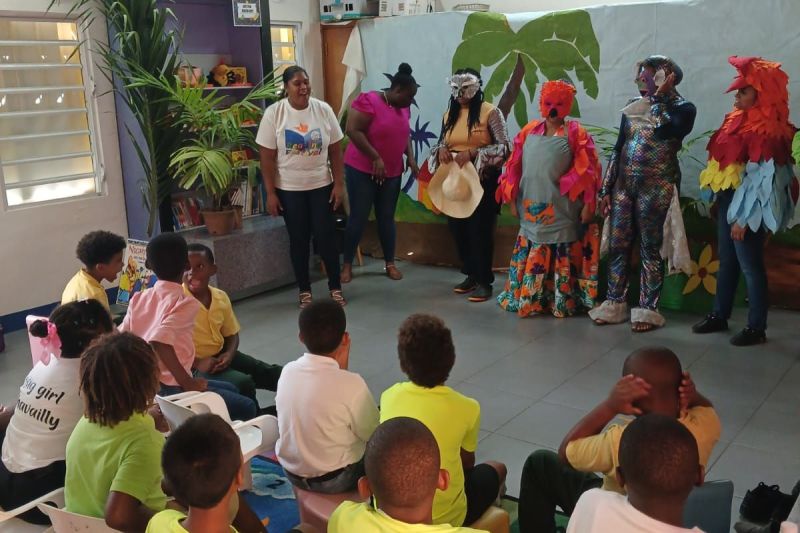 USM Students Share the Joy of Reading in Saba & Statia
